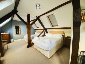 家庭客房 | 熨斗/熨衫板、免費 Wi-Fi、床單