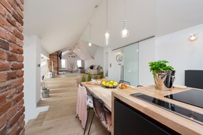 In-room dining - Empirent Design Apartments (Prague)