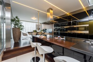 Private kitchen - Empirent Rooftop Collection (Prague)