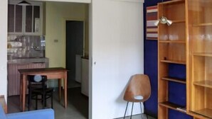 Apartemen, 1 kamar tidur | Ruang keluarga | TV layar datar