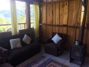 Casa de campo estándar, 2 habitaciones, baño privado | Zona de estar