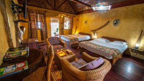 Deluxe-Bungalow | Individuell dekoriert, individuell eingerichtet, Schreibtisch