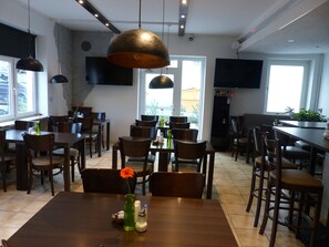 Daily buffet breakfast for a fee - Hotel Pension Köberl (Munich)