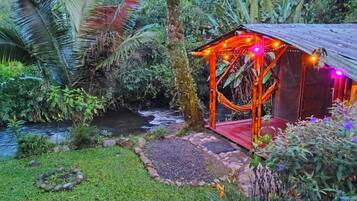 Phòng 3 dành cho gia đình | Nệm có lớp đệm bông, trang trí khác biệt