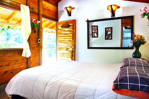 Romantic Room, 1 Queen Bed, Mountain View, Mountainside | Pillowtop beds, individually decorated, individually furnished - Refugio Puente Explanacion Ecolodge (Salento)