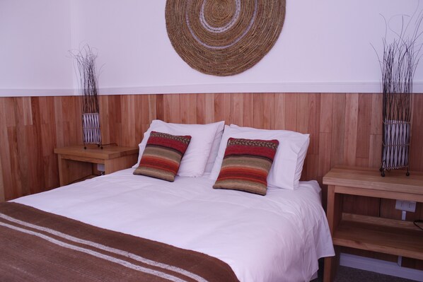 Standard Double Room, 1 Double Bed | Iron/ironing board, free cribs/infant beds, free rollaway beds - Hotel Aquaterra (Natales)