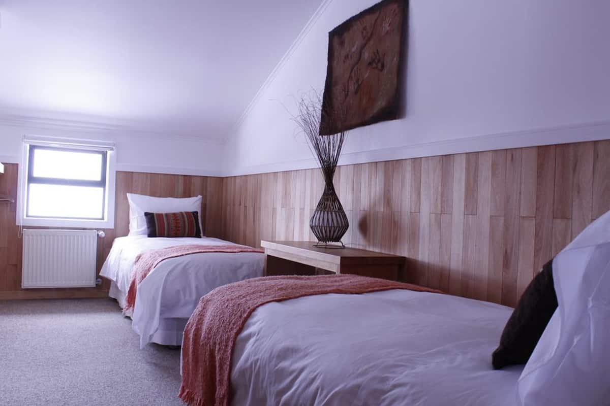 standard triple room, 3 single beds | iron/ironing board, free cots/infant beds, free rollaway beds, free wifi