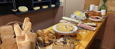 Petit déjeuner buffet compris tous les jours