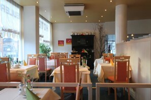 Daily buffet breakfast for a fee - Hotel Euler Haus (Wetzlar)