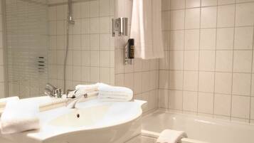 Chambre Double, vue ville | Salle de bain