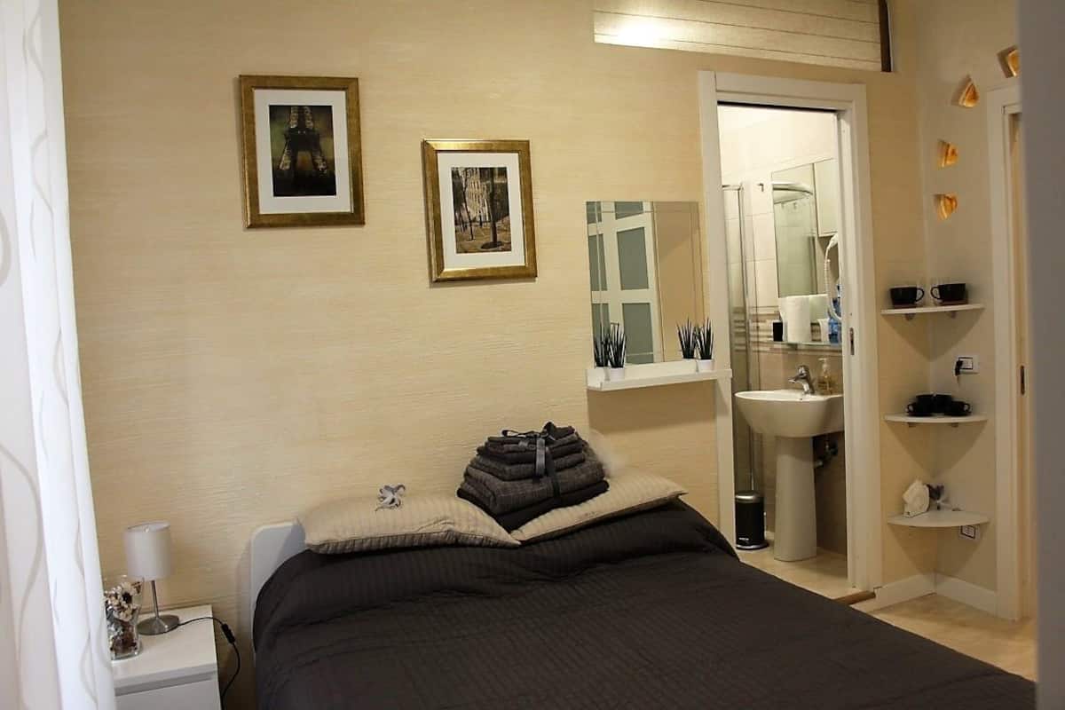 Lenzuola Frette, biancheria da letto di alta qualità, minibar