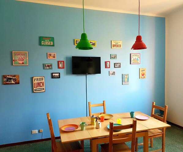 Apartment, 1 Bedroom | In-room dining