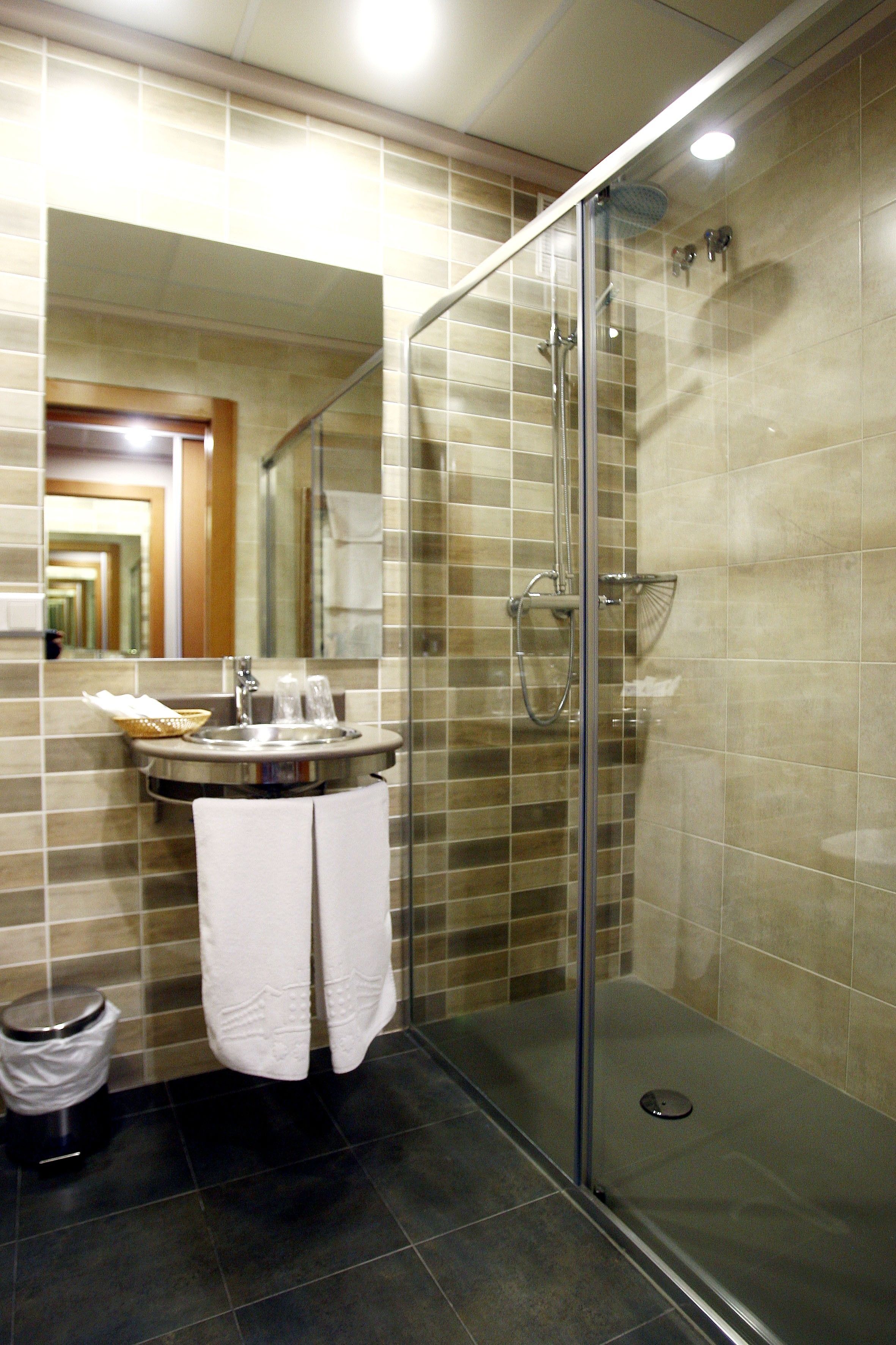 shower, free toiletries, hair dryer, bidet