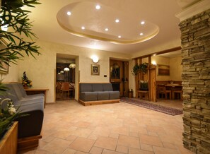 Reception - Hotel Stella Alpina (Fai della Paganella)