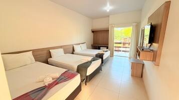 Minibar, free WiFi, bed sheets