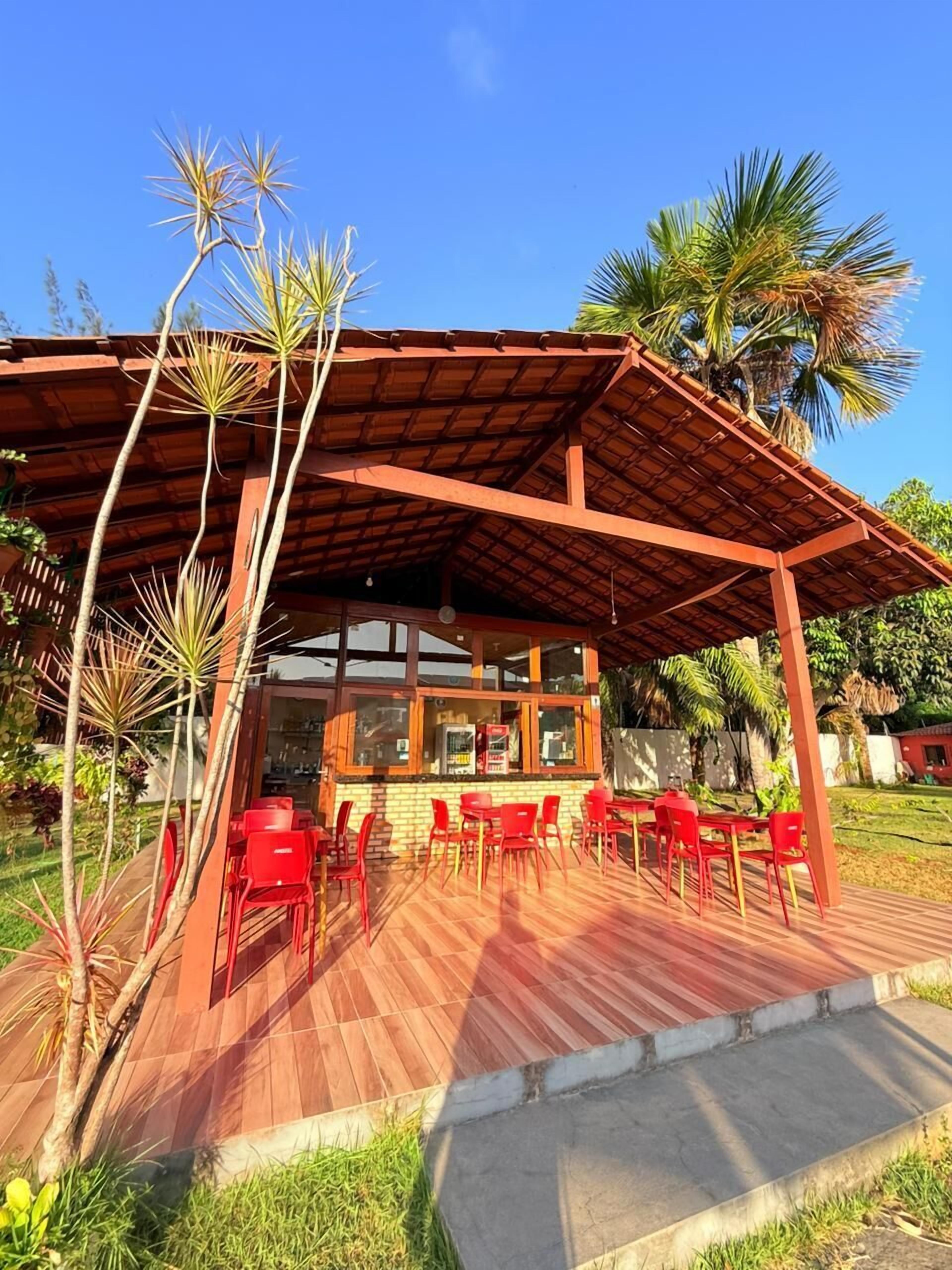 Poolside bar