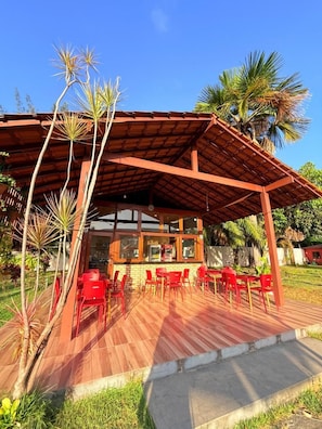 Poolside bar - Portal do Sol Lençóis Pousada (Barreirinhas)