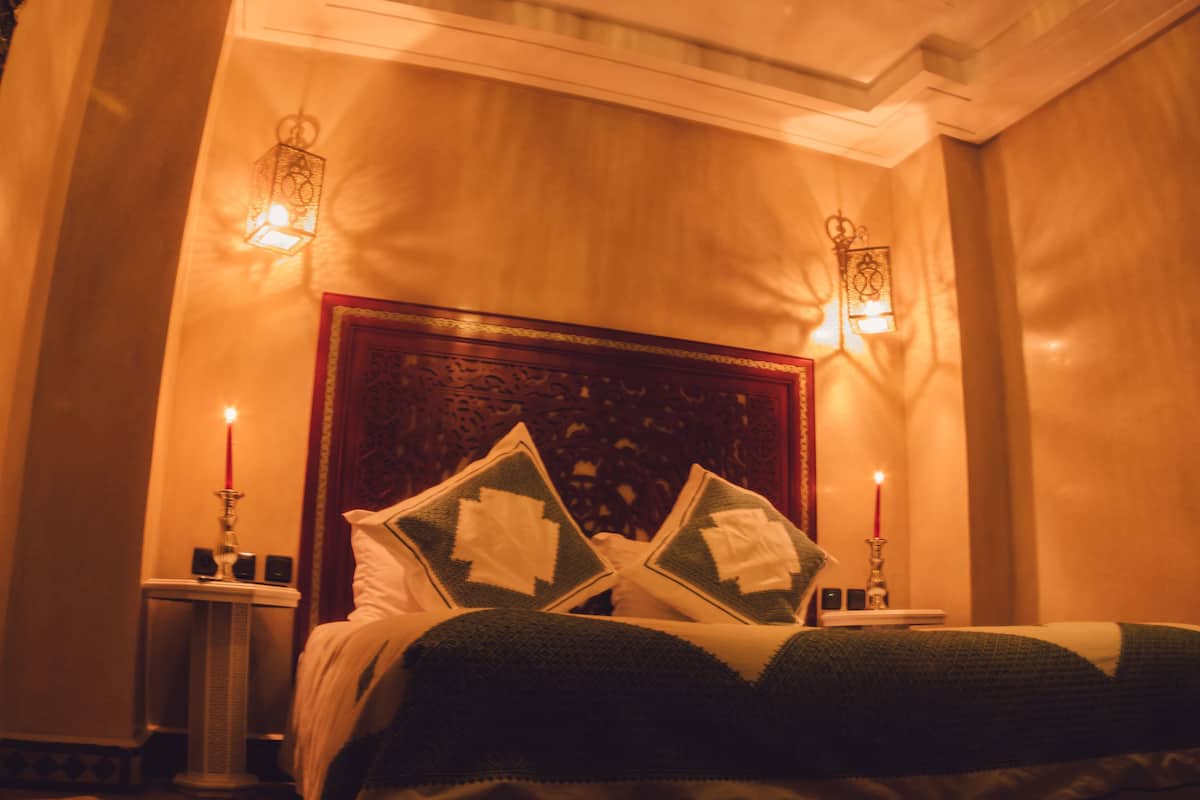 Premium bedding, free WiFi