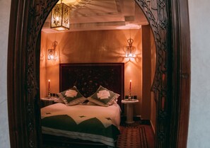 Habitación doble clásica | Ropa de cama de alta calidad y wifi gratis 