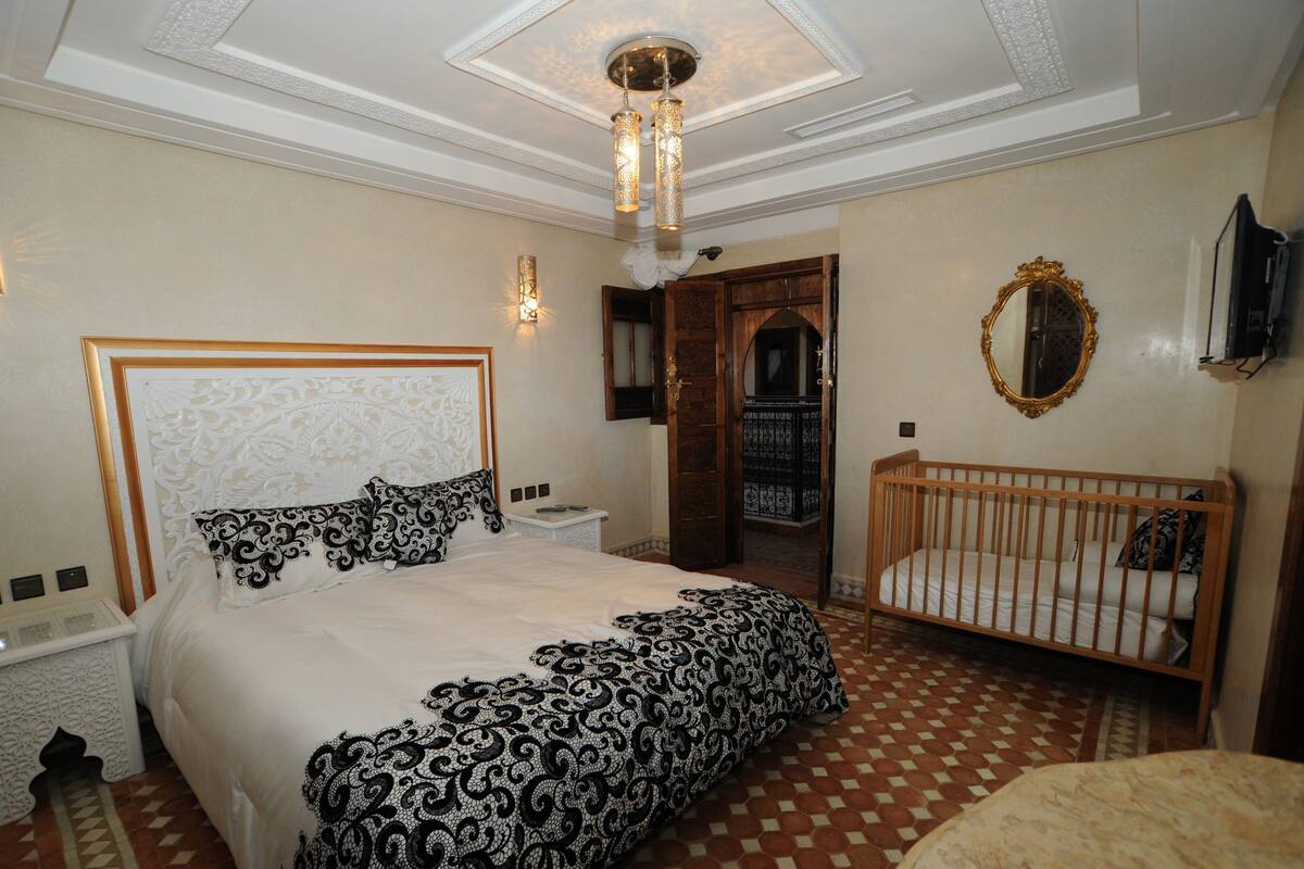 Family Room | Premium bedding, WiFi (free)
