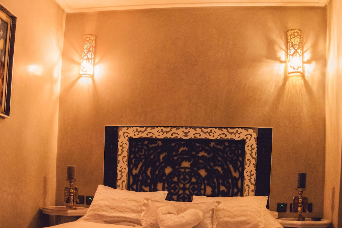 Premium bedding, free WiFi