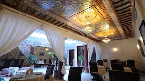 Breakfast, lunch and dinner served - Riad Golf Stinia (Meknes)