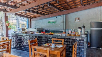 Café da manhã continental grátis todos os dias