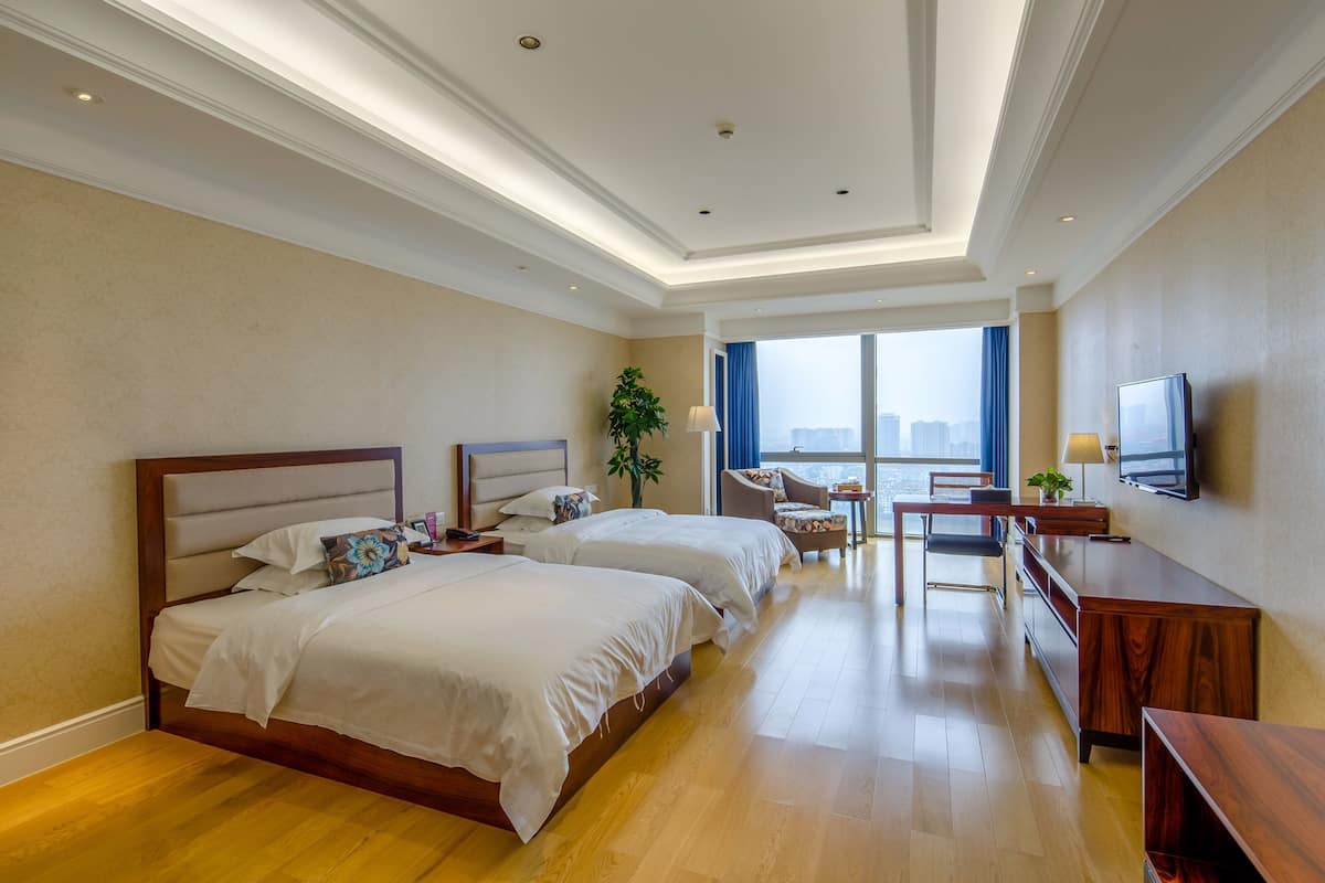 Executive-Zweibettzimmer | Schreibtisch, Verdunkelungsvorhänge, Bügeleisen/Bügelbrett