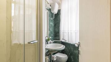 Doppelzimmer | Badezimmer