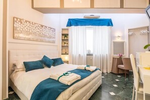 Double Room | In-room safe, desk, free WiFi, bed sheets - Trastevere Sweet House (Rome)
