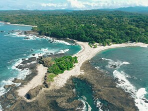On the beach - Buddha Retreat Hotel (Cuajiniquil)