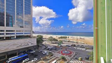 Vista para praia/oceano