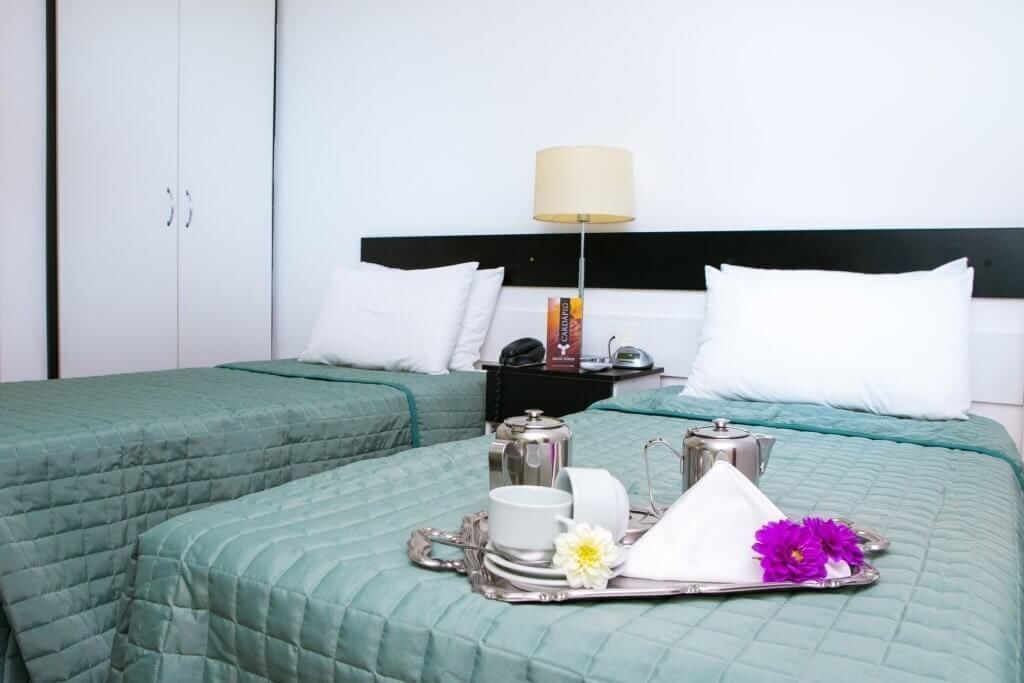 Minibar, accès au Wi-Fi (inclus), literie fournie