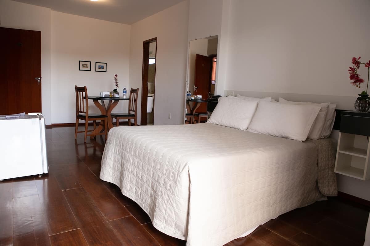 executive suite | 1 bedroom, minibar, free wifi, bed sheets