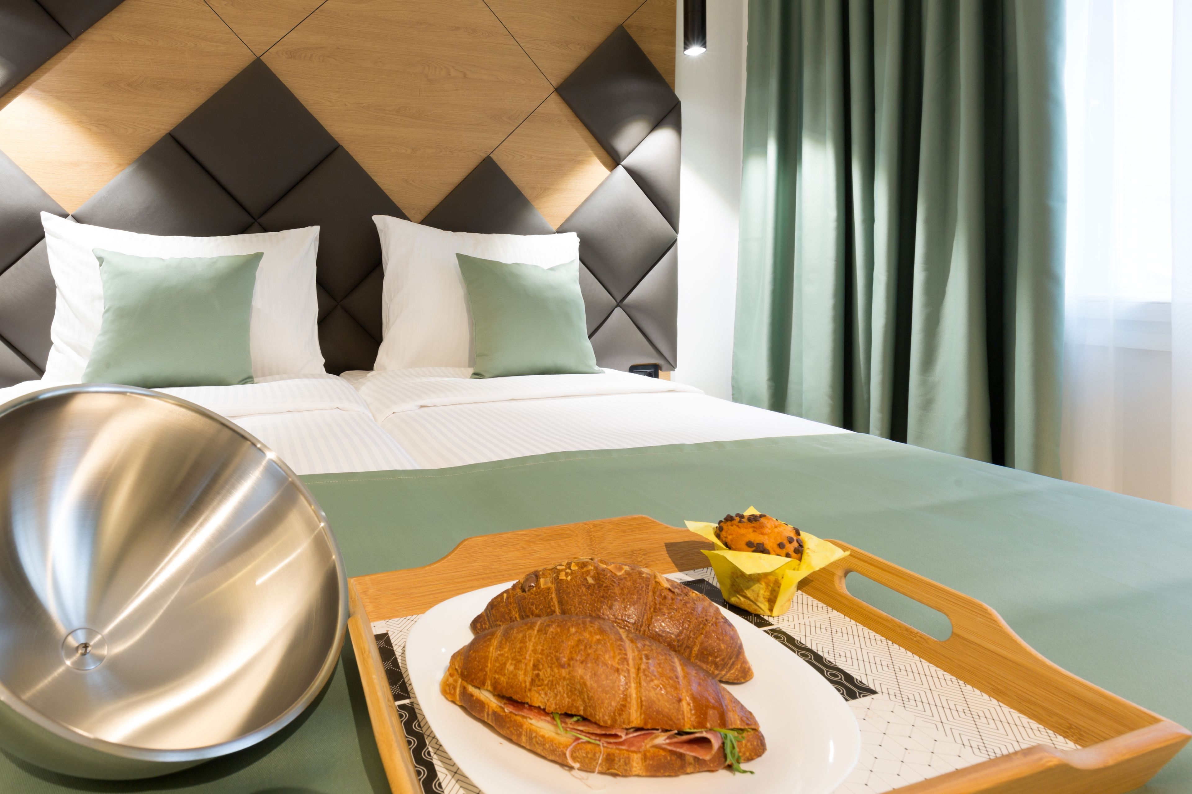 superior double or twin room | room service – dining