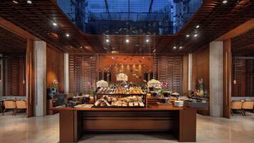 Desayuno buffet todos los días (con cargo)