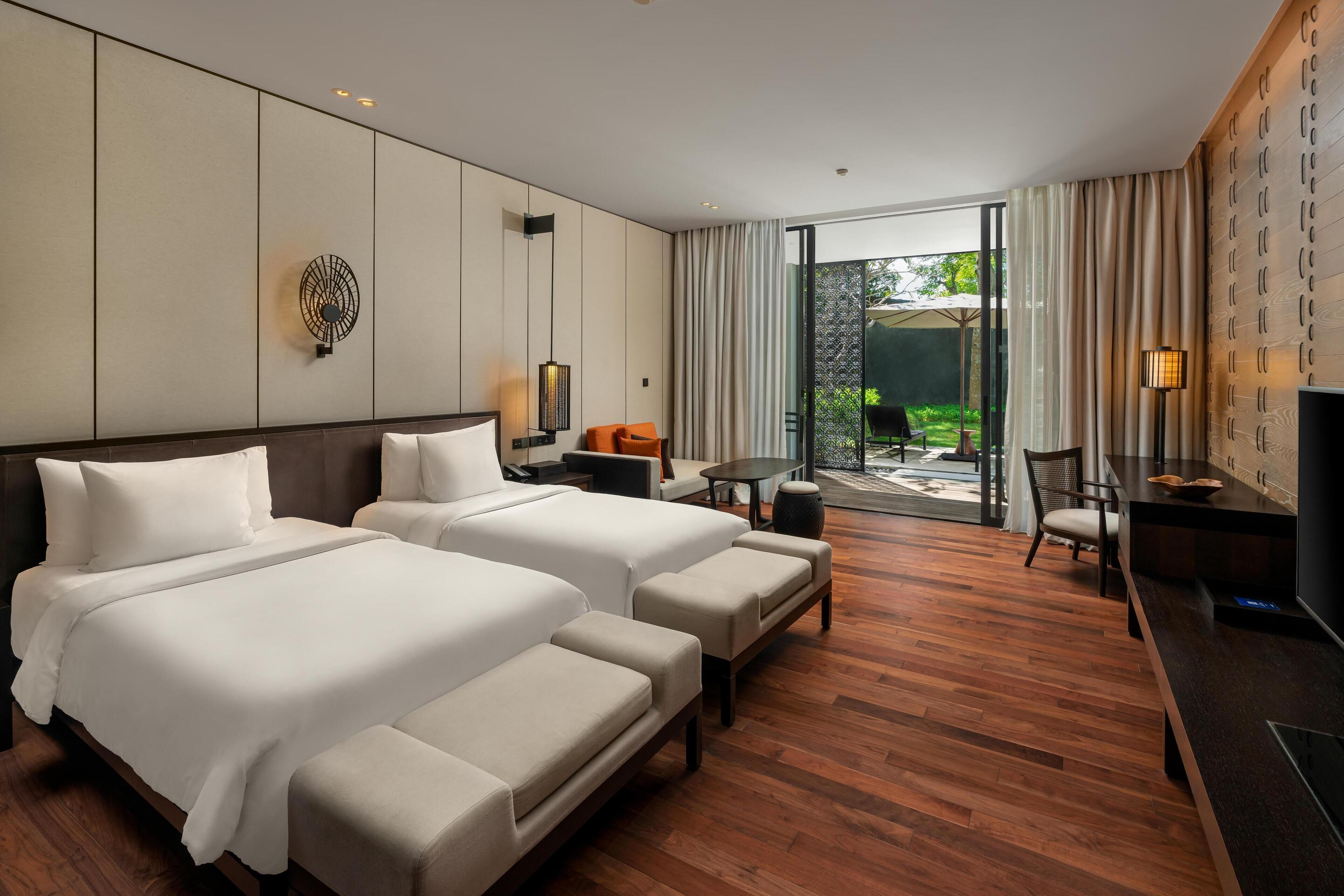 Deluxe Oda, Teras | Frette Italian çarşaf takımı, kaliteli yatak takımı, kuştüyü yorgan 