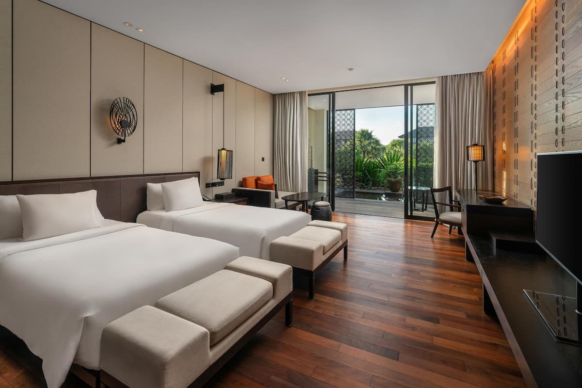 1 bedroom, Frette Italian sheets, premium bedding, down duvets