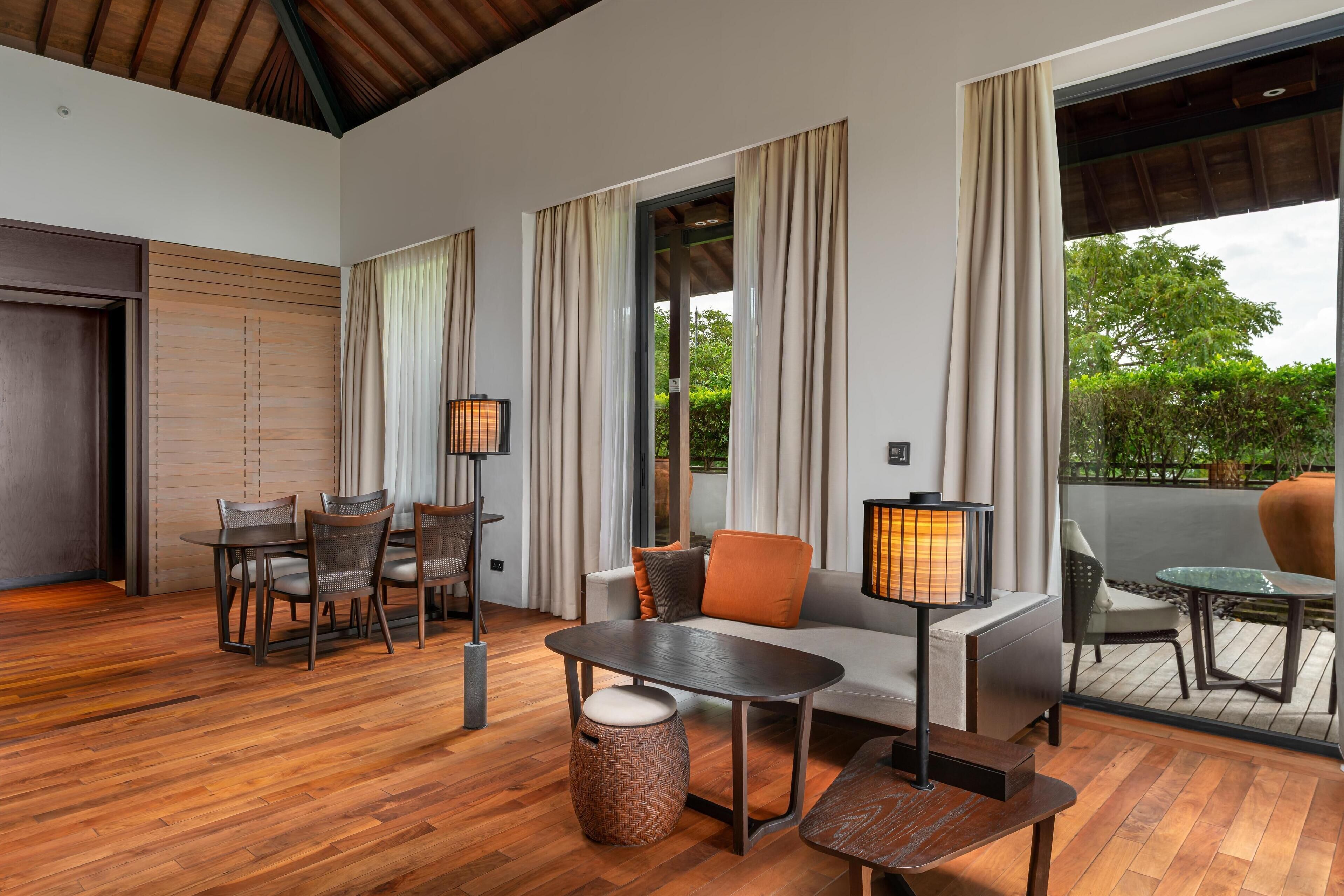 Süit, 1 Yatak Odası, Sigara İçilmez, Okyanus Manzaralı | Frette Italian çarşaf takımı, kaliteli yatak takımı, kuştüyü yorgan 