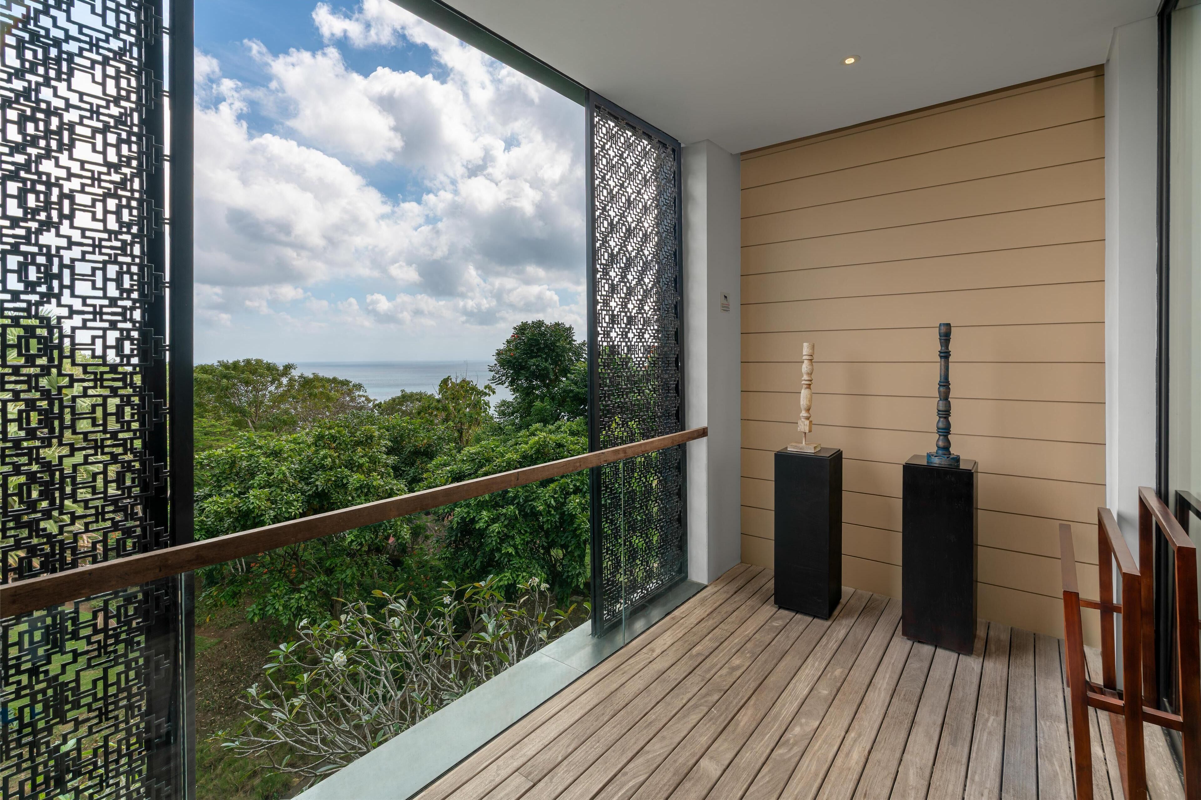 1 bedroom, frette italian sheets, premium bedding, down duvets