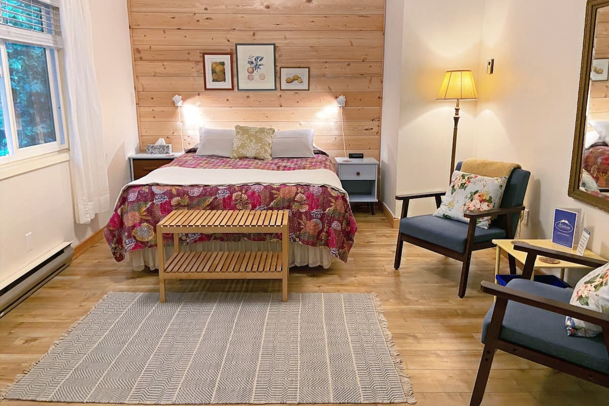 Double Room, 1 Queen Bed, Private Bathroom