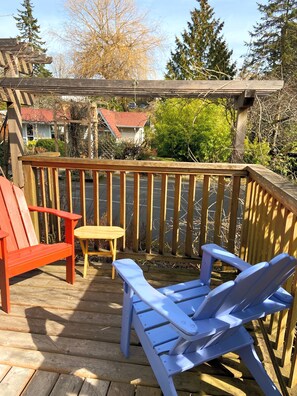 Double Room, 1 King Bed, Private Bathroom | Terrace/patio - Wisteria Guest House (Salt Spring Island)