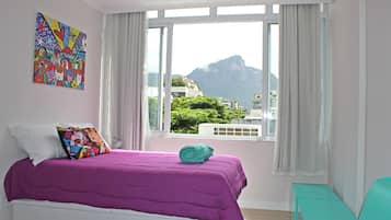 Apartment | Desk, travel crib, free WiFi, bed sheets