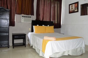 1 habitación, minibar, tabla de planchar con plancha y wifi gratis 