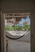 Ocean view Room Beach zone | Vista do quarto