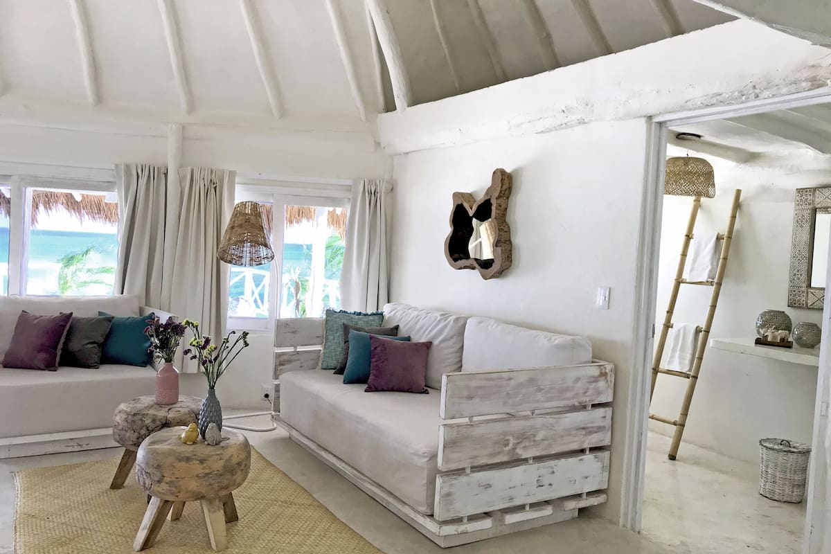 master suite oceanfront terrace /jacuzzi | beach/ocean view