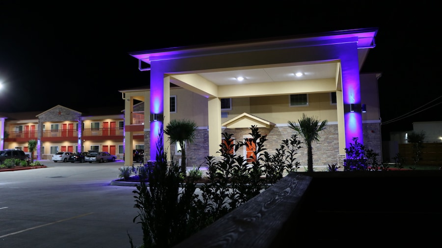 Scottish Inn & Suites - IAH Airport