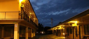 Bourbong Street Motel