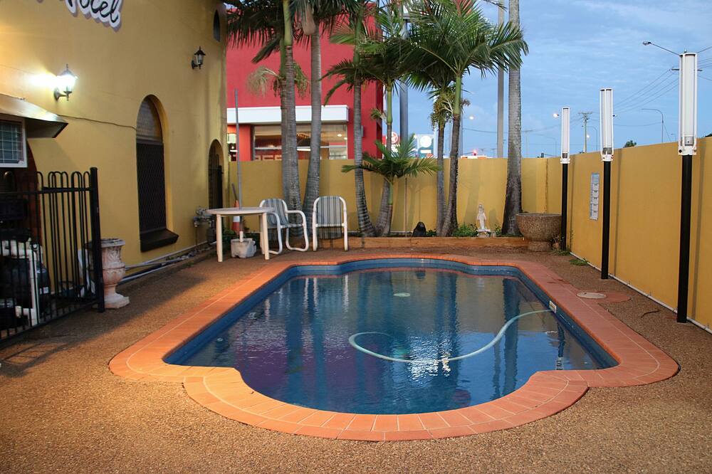 Bourbong Street Motel