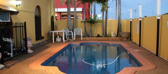 Bourbong Street Motel